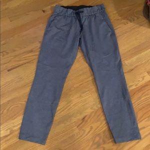 Lululemon On The Fly pants in Grey — Size 4